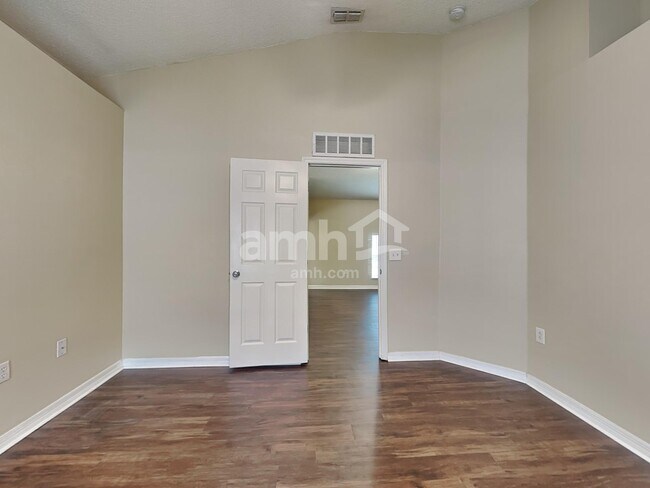 Building Photo - 1014 Brenton Leaf Dr