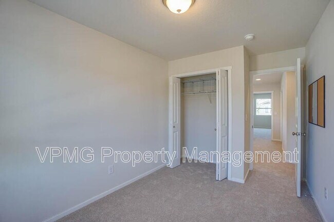 Building Photo - 11310 NE 23rd St