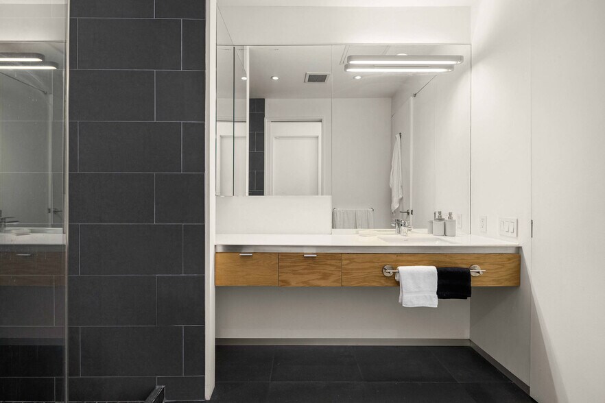 Building Photo - 127 Spring St