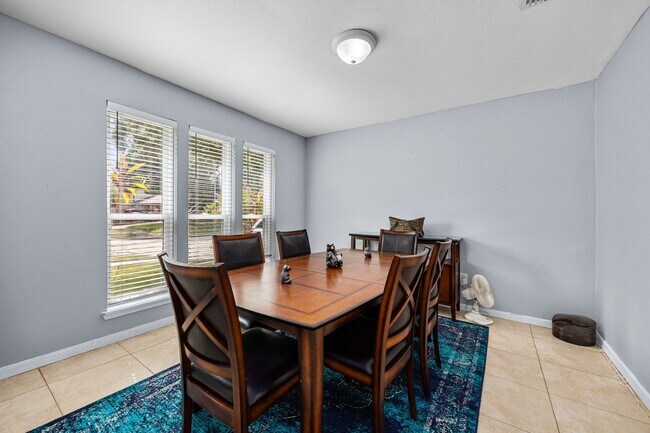 Building Photo - 6514 Vialinda Dr
