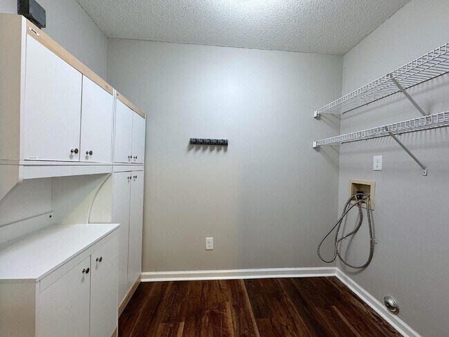 Building Photo - Gorgeous Ranch Style Home in Garner!