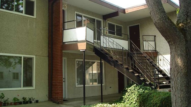 Building Photo - 3605 Apartments