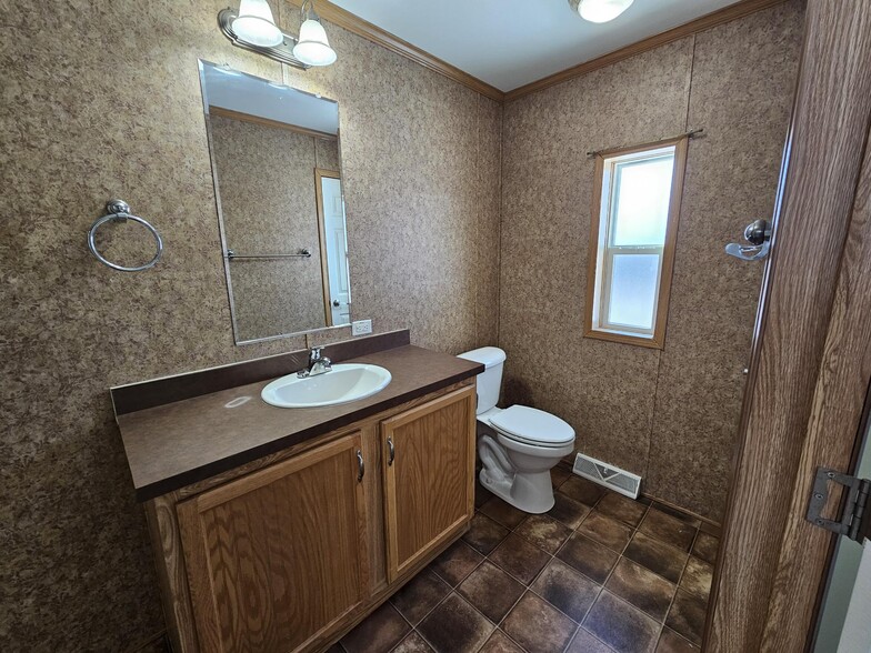 Building Photo - 58 Noble Ln