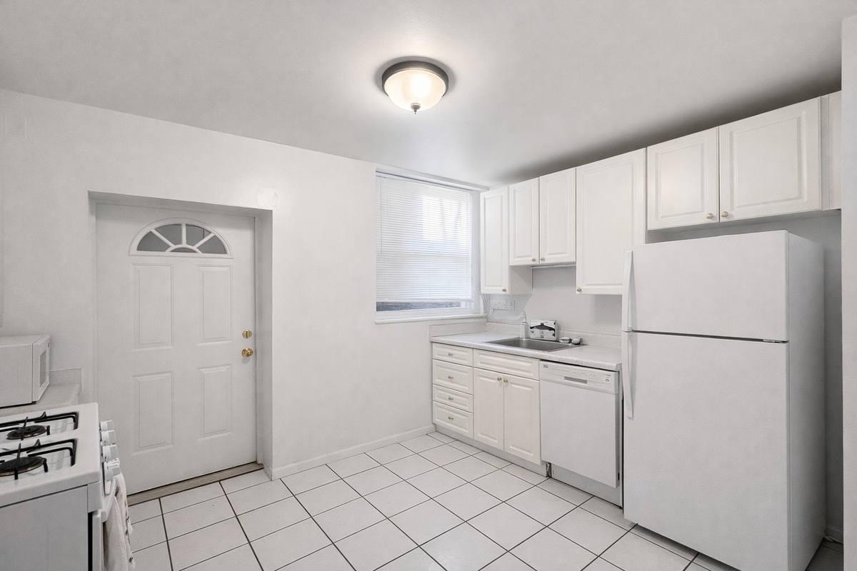 Building Photo - 6420 N Newgard Ave