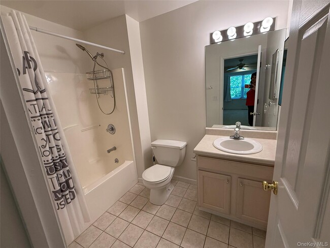 Building Photo - 33 Osborne Glen