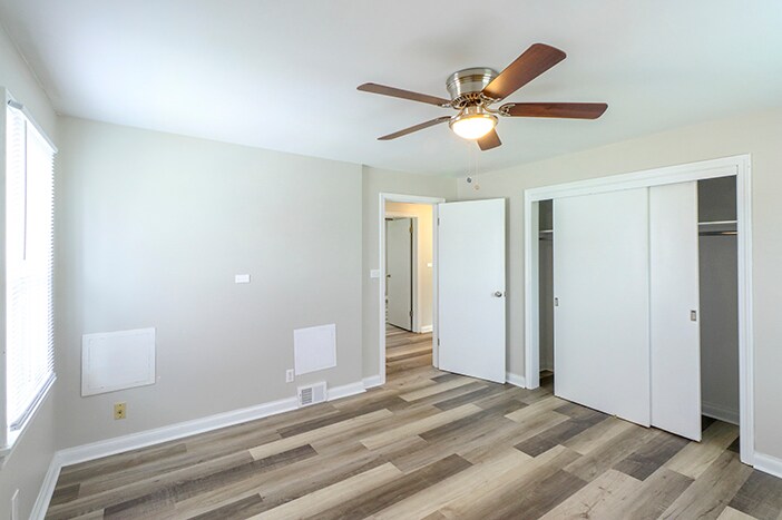 Building Photo - 4801 Oak Park Dr