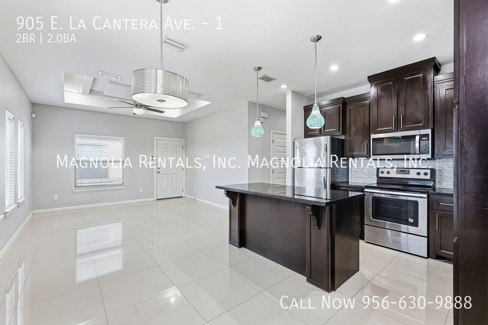 Building Photo - 905 E la Cantera Ave