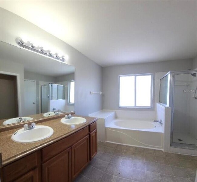 Building Photo - 1501 Rincon Dr
