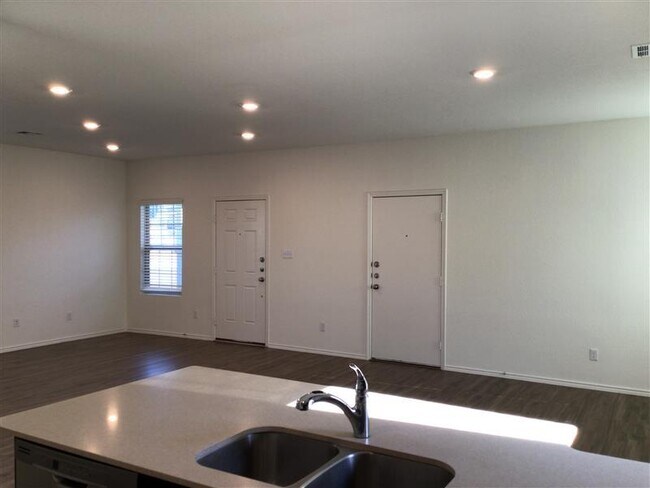 Building Photo - 565 Big Rocky Bend