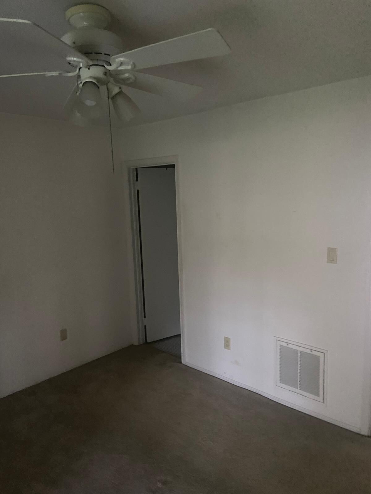Building Photo - 1447 Thornwood Dr