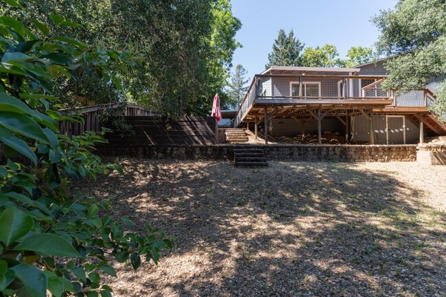 Building Photo - 300 IOLI Ranch Cir