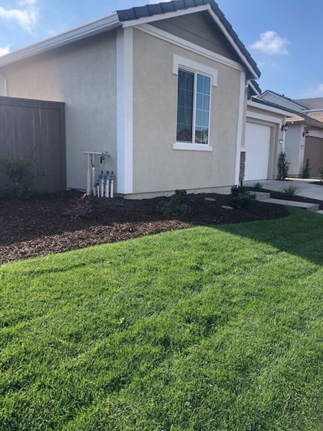 Building Photo - Single Story Stockton Home - Located in Westlake Village