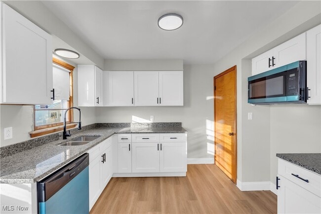 Building Photo - 20870 Wilmore Ave