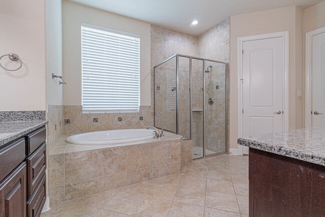 Building Photo - Charming 4-Bedroom Home in Prime North Central Location!