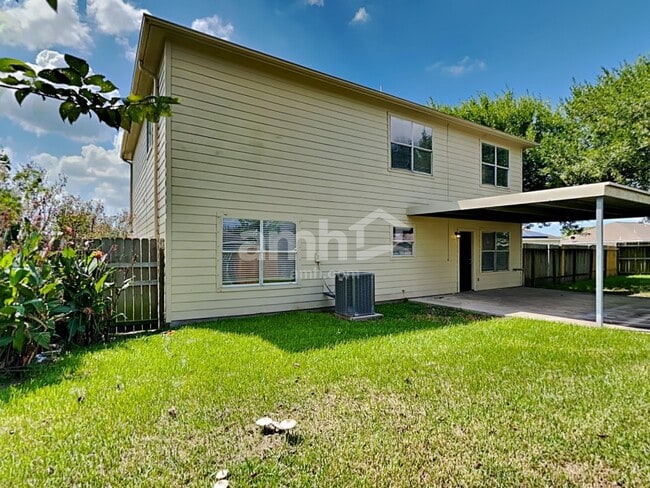 Building Photo - 9116 Dolphin Cir