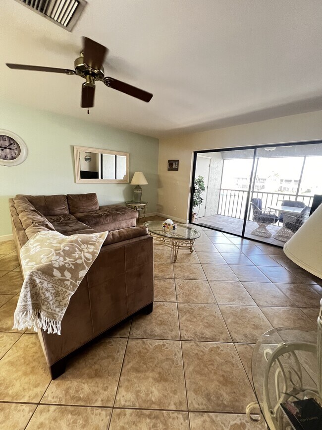 Building Photo - 3813 SE 11th Pl