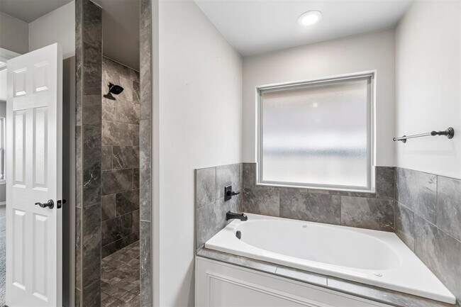 Building Photo - 9225 NW 92nd St