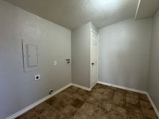 Building Photo - 1626 NW 38th St