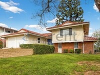 Building Photo - 9534 Swinton Ave