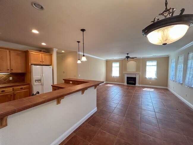 Building Photo - MOVE IN SPECIAL $500 OFF FIRST MONTHS RENT. 3 Bedroom Home for Rent in Orland CA | Pet Friendly, ...