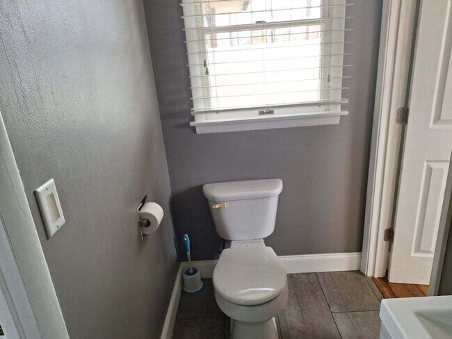 Building Photo - 1084 Nease Dr