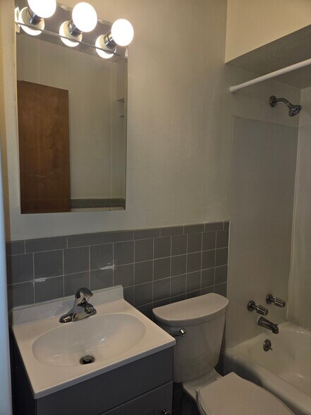 Building Photo - 4248 Lasata Dr