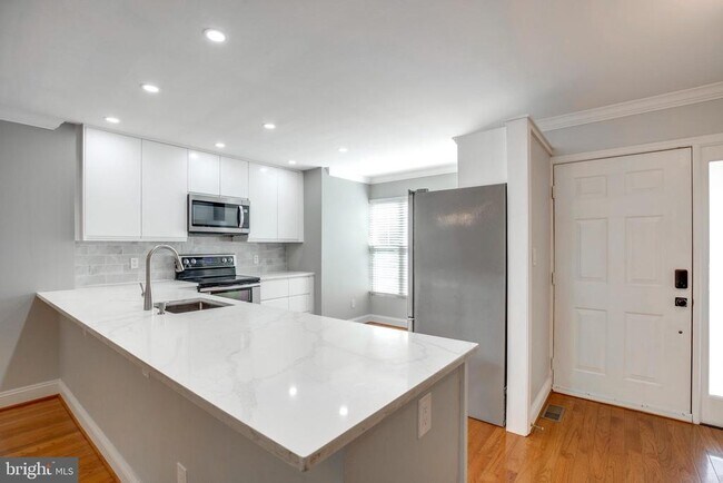 Building Photo - 5610 Gosling Ct