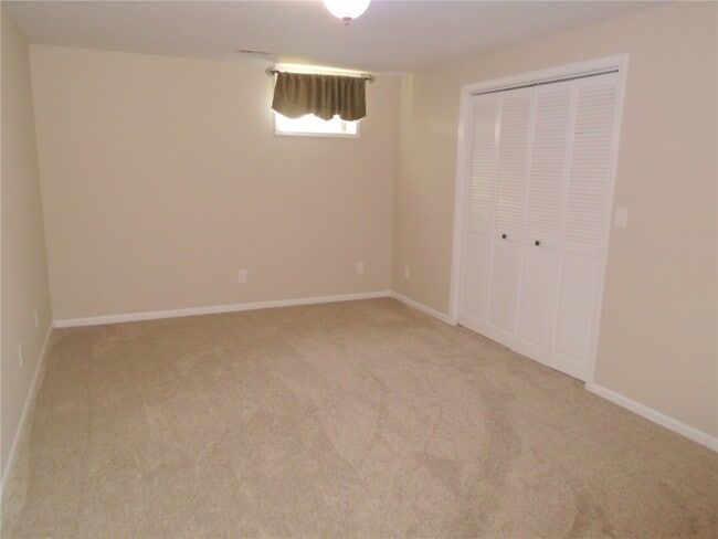 Building Photo - 1109 Peachtree Ct