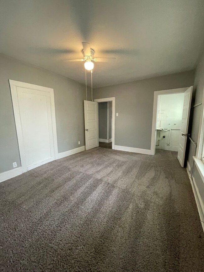 Building Photo - 502 Neosho St