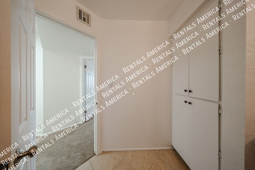 Building Photo - 4120 W Calavar Rd