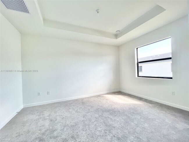 Building Photo - 3 br, 2.5 bath House - 23269 SW 111th Ave