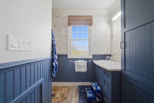 Building Photo - 1402 Trouville Ave