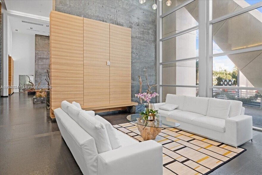 Building Photo - 888 Biscayne Blvd