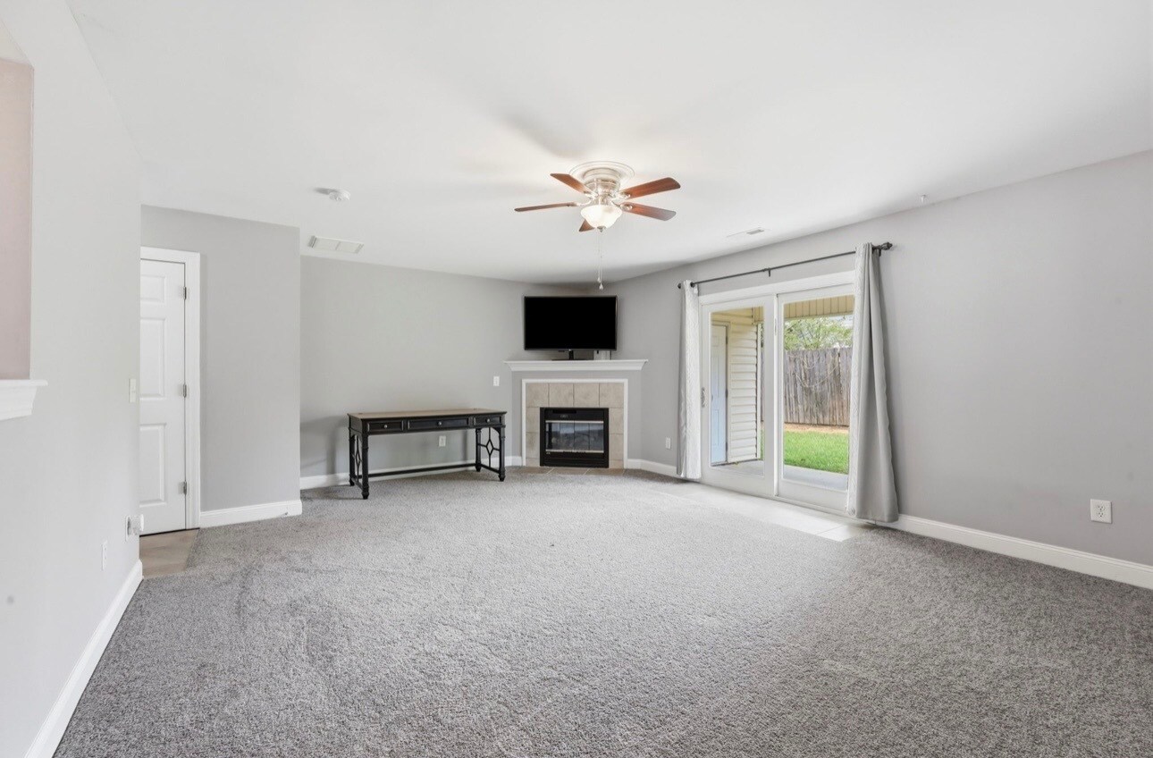 Building Photo - 1525 Pine Brook Ct