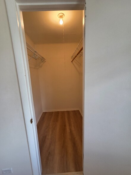 Building Photo - 724 Whitesail Dr