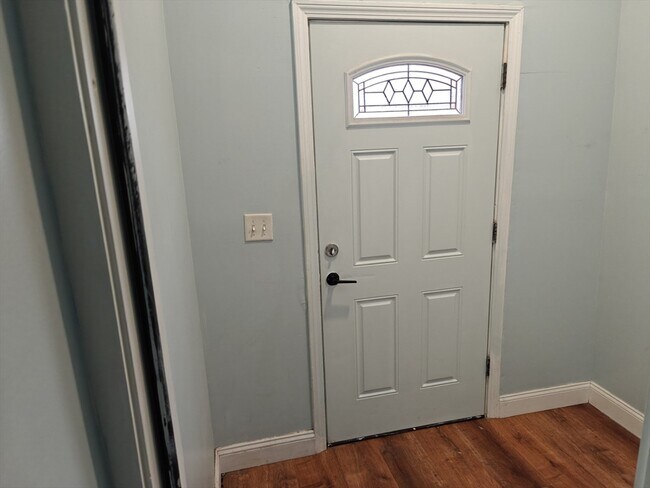 Building Photo - 102 Mt Pleasant Ave