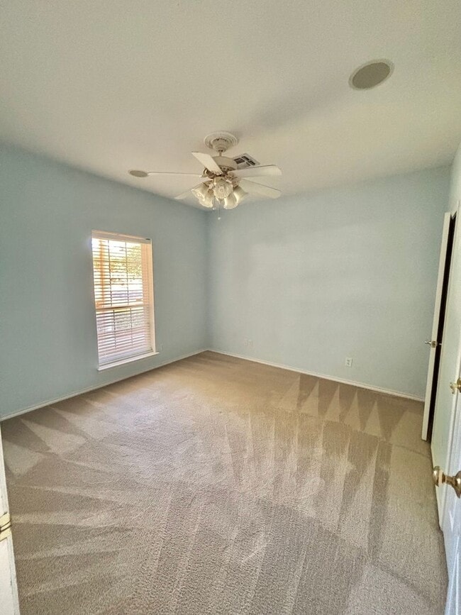 Building Photo - NOW AVAILABLE - Beautiful Patio Home in Southridge!!