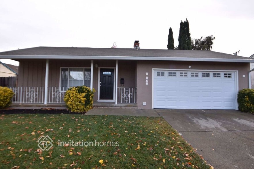Primary Photo - 868 Ashwood Ave