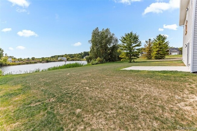 Building Photo - 711 W Windward Way