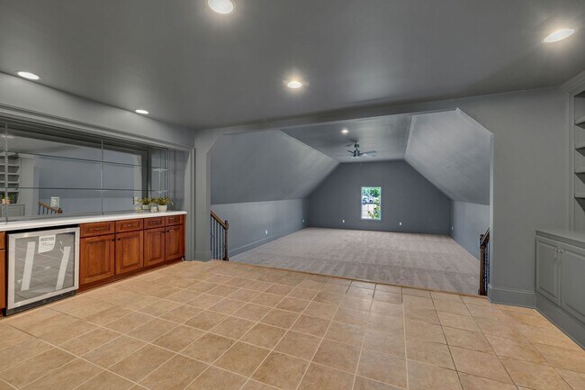 Building Photo - Luxury 4BR Home with River Views & Entertainer’s Bonus Room