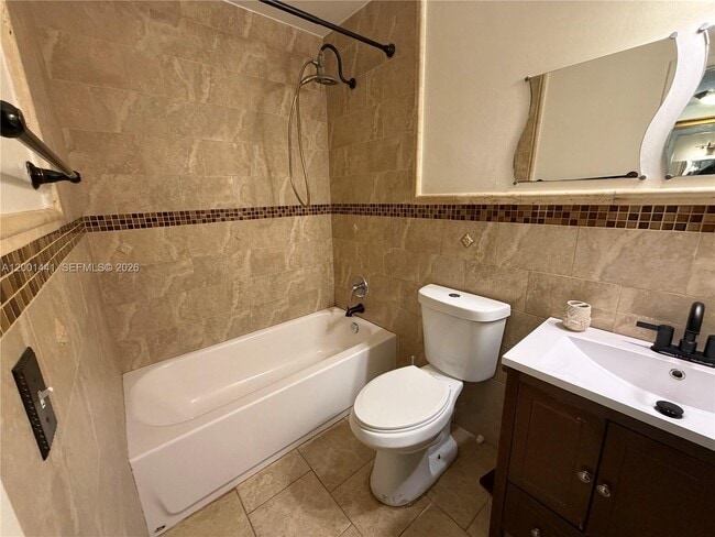 Building Photo - 3582 NE 171 St