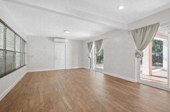 Building Photo - 11890 SW 72nd Pl