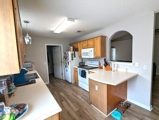 Building Photo - 1812 Brick Cir