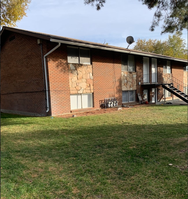 Building Photo - Hendricks Pyne Acres
