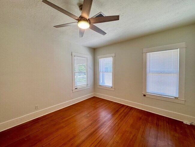Building Photo - 4522 McKinney St