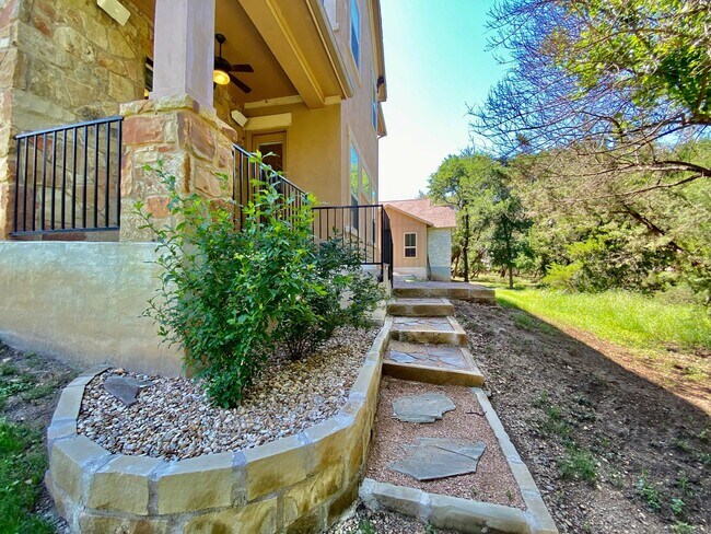 Building Photo - 3 Bedroom 2.5 Bathroom Detached Condo in South Austin!!
