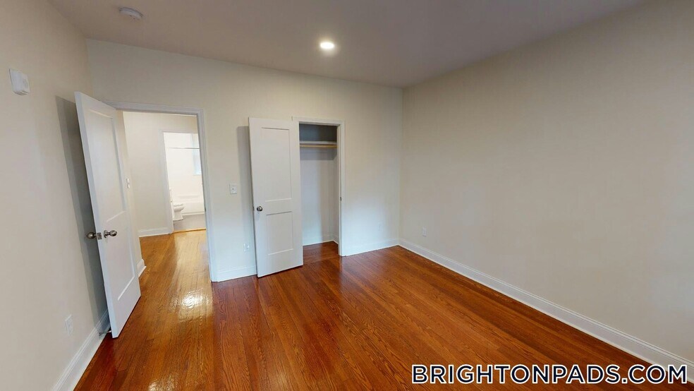 Building Photo - 123 Sutherland Rd