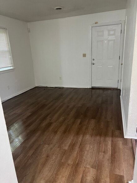 Building Photo - 7940 Thompson Rd