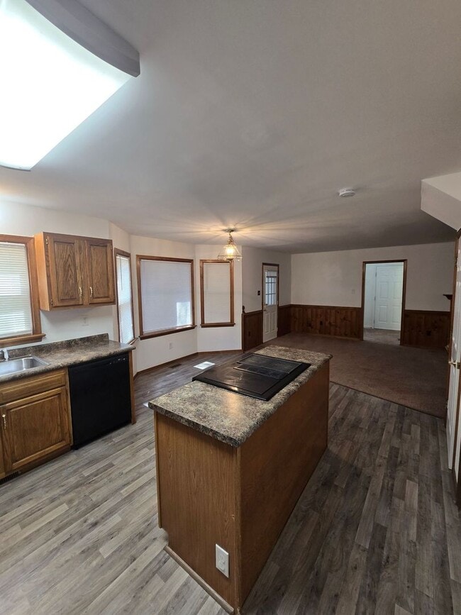 Building Photo - 4 BEDROOM IN CHESTERFIELD COUNTY all viewi...