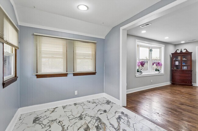 Building Photo - 1428 24th St